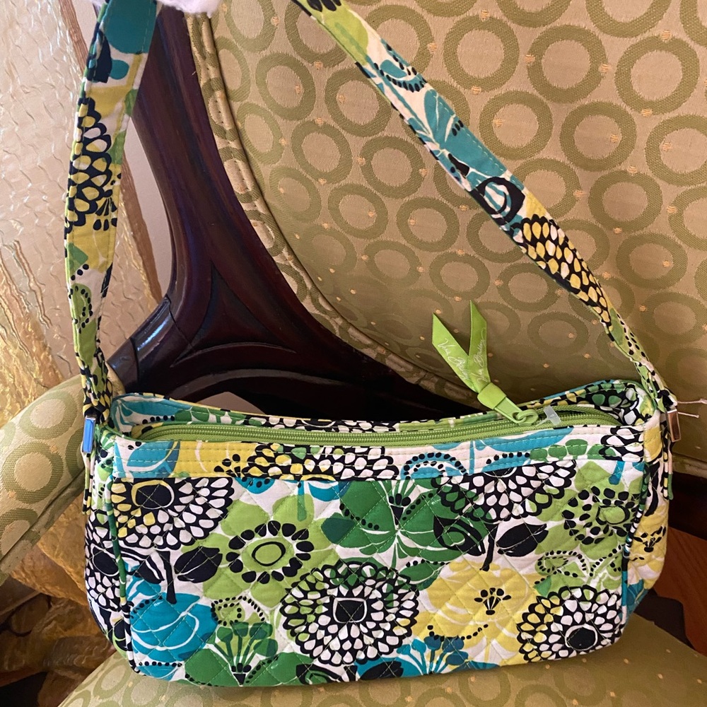 Vera Bradley clean super cute green shoulder bag